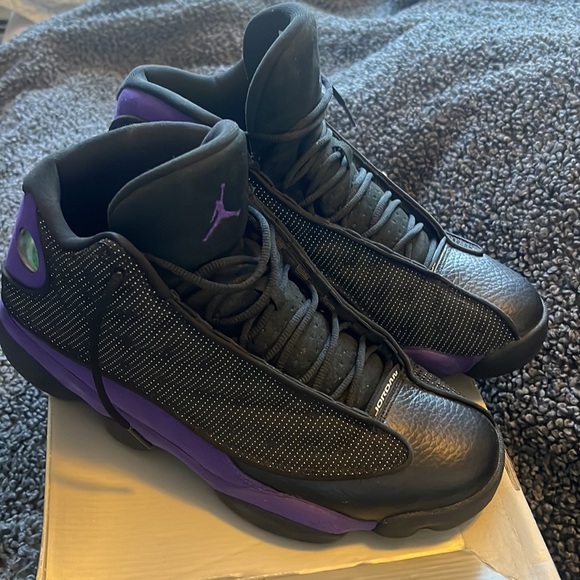 AUTHENTIC JORDAN 13’ PURPLE (USED) - Picture 2 of 5